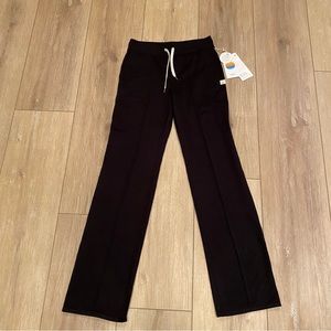 NWT - Vuori Halo wide leg flare pant - XS